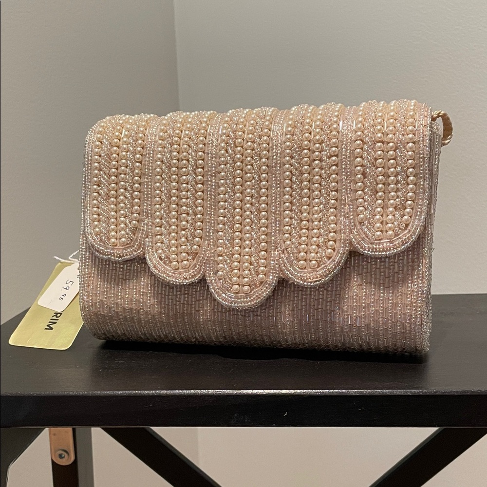 Elegant Cream Beaded Clutch